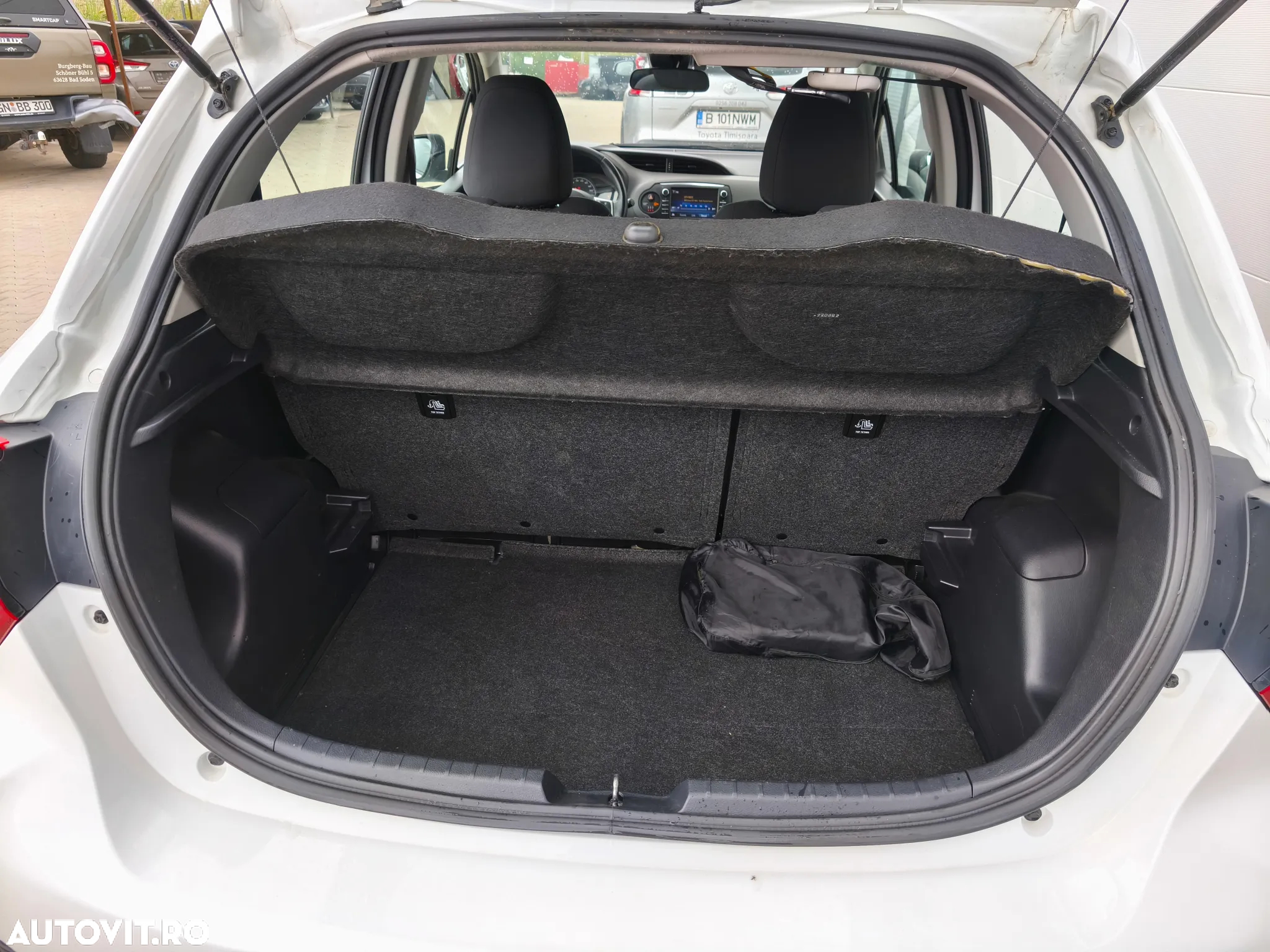 Toyota Yaris 1.0 L VVT-i Terra - 12