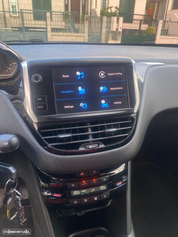 Peugeot 208 PureTech 82 Start & Stop Allure - 22