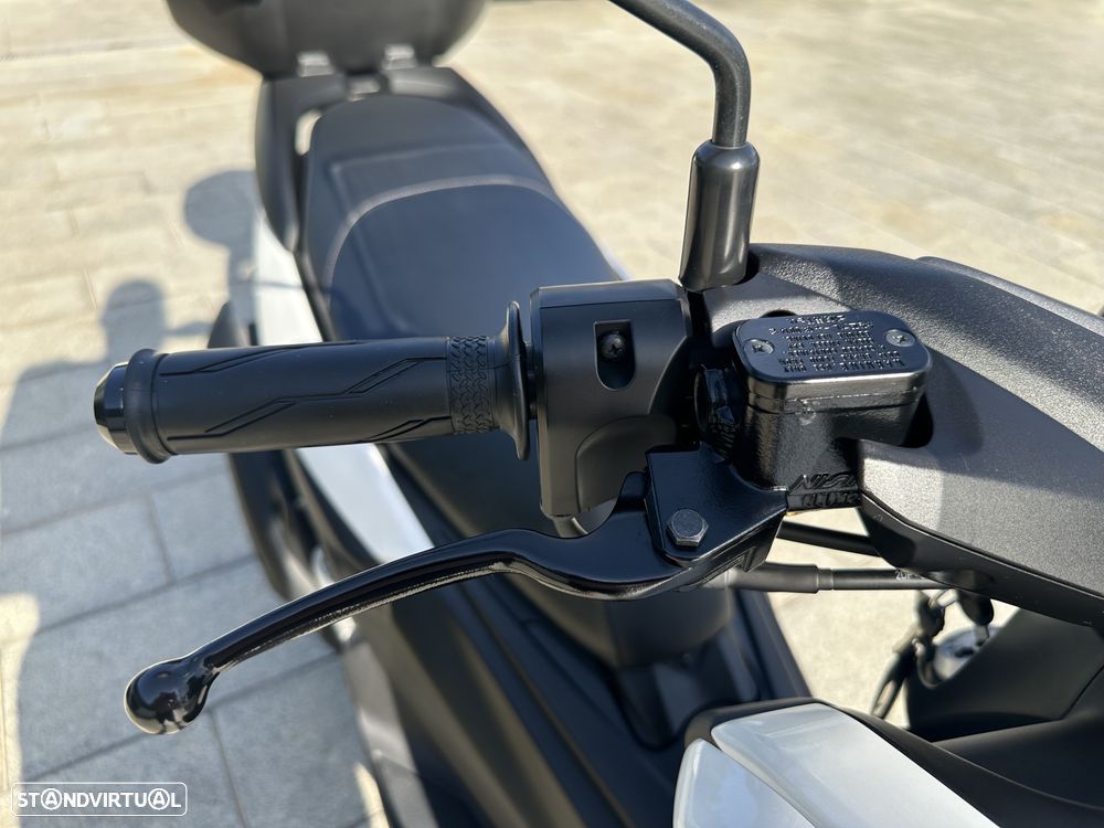 Yamaha NMAX 125 com Pack Urban - 40