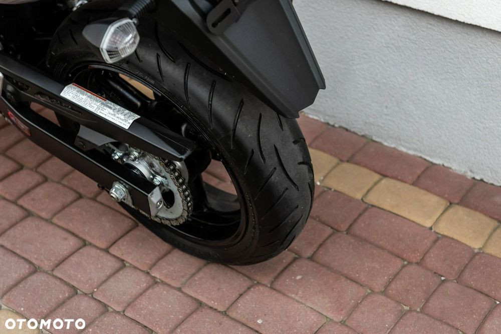 Suzuki GSX - 14