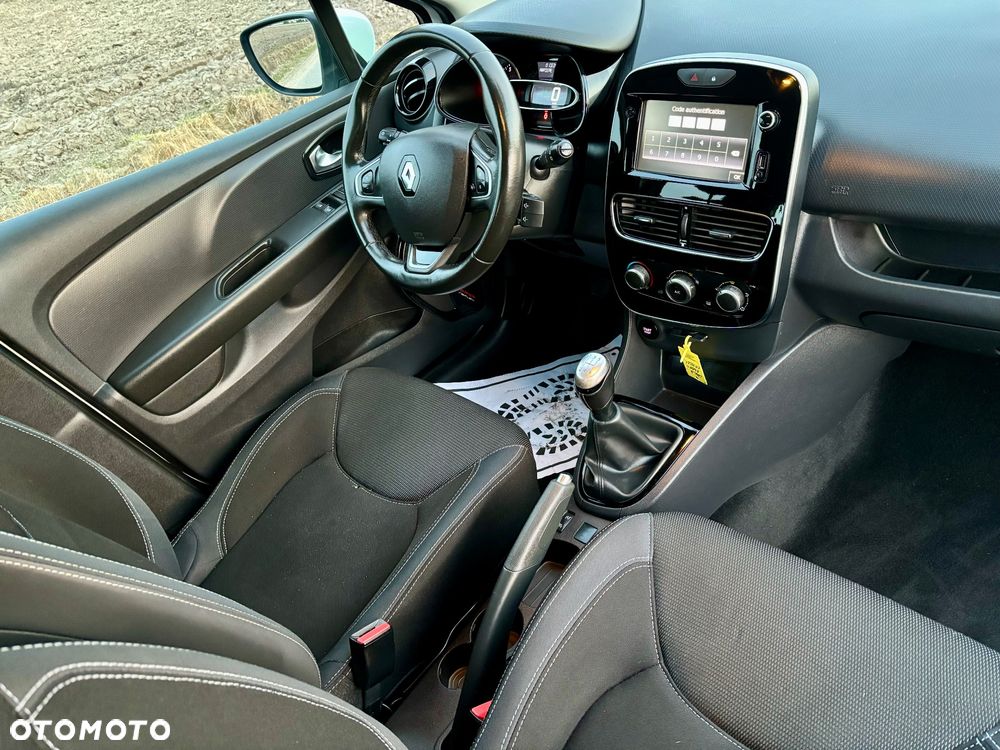 Renault Clio 1.2 16V 75 Collection - 12