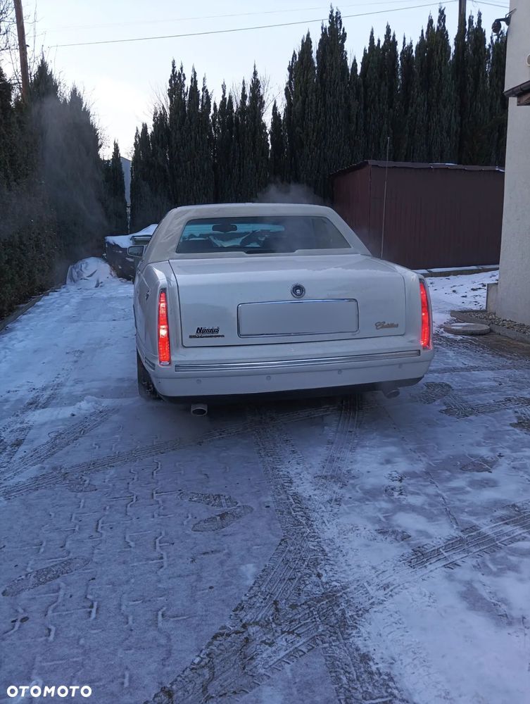 Cadillac Deville - 12