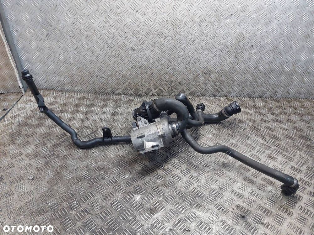 POMPA WODY ELEKTRYCZNA + OBUDOWA TERMOSTATU BMW E90 E91 318i 2.0 16V - 1