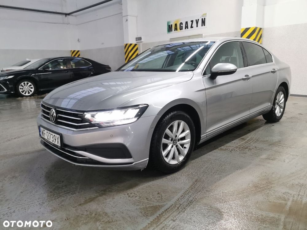 Volkswagen Passat - 1