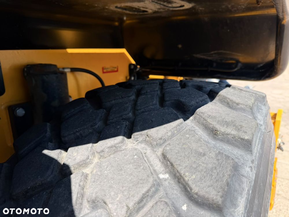 JCB 5.5-21 - 9