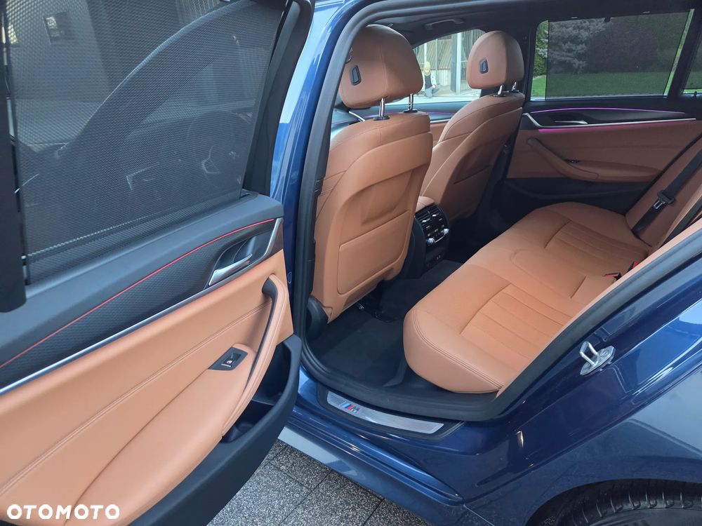 BMW Seria 5 520d xDrive Touring M Sport Edition - 17