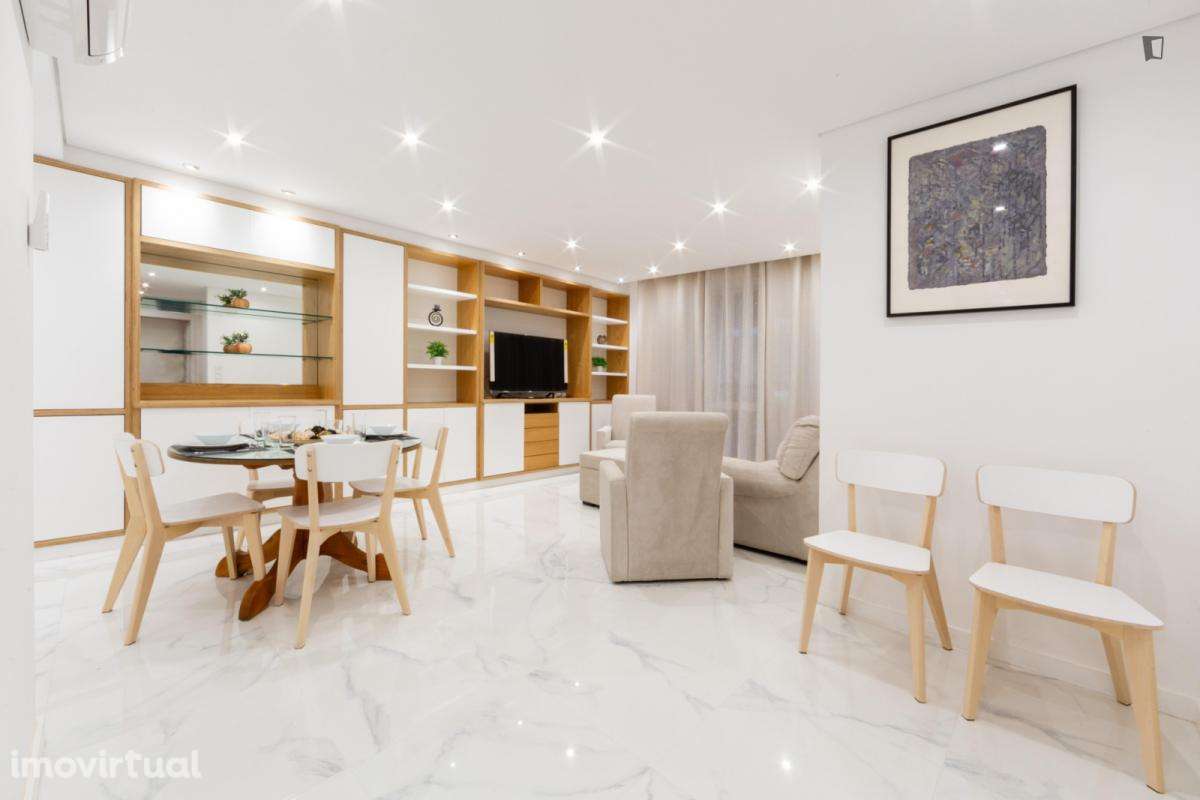 Quarto - localizado em Maia Porto - Grande imagem: 5/25