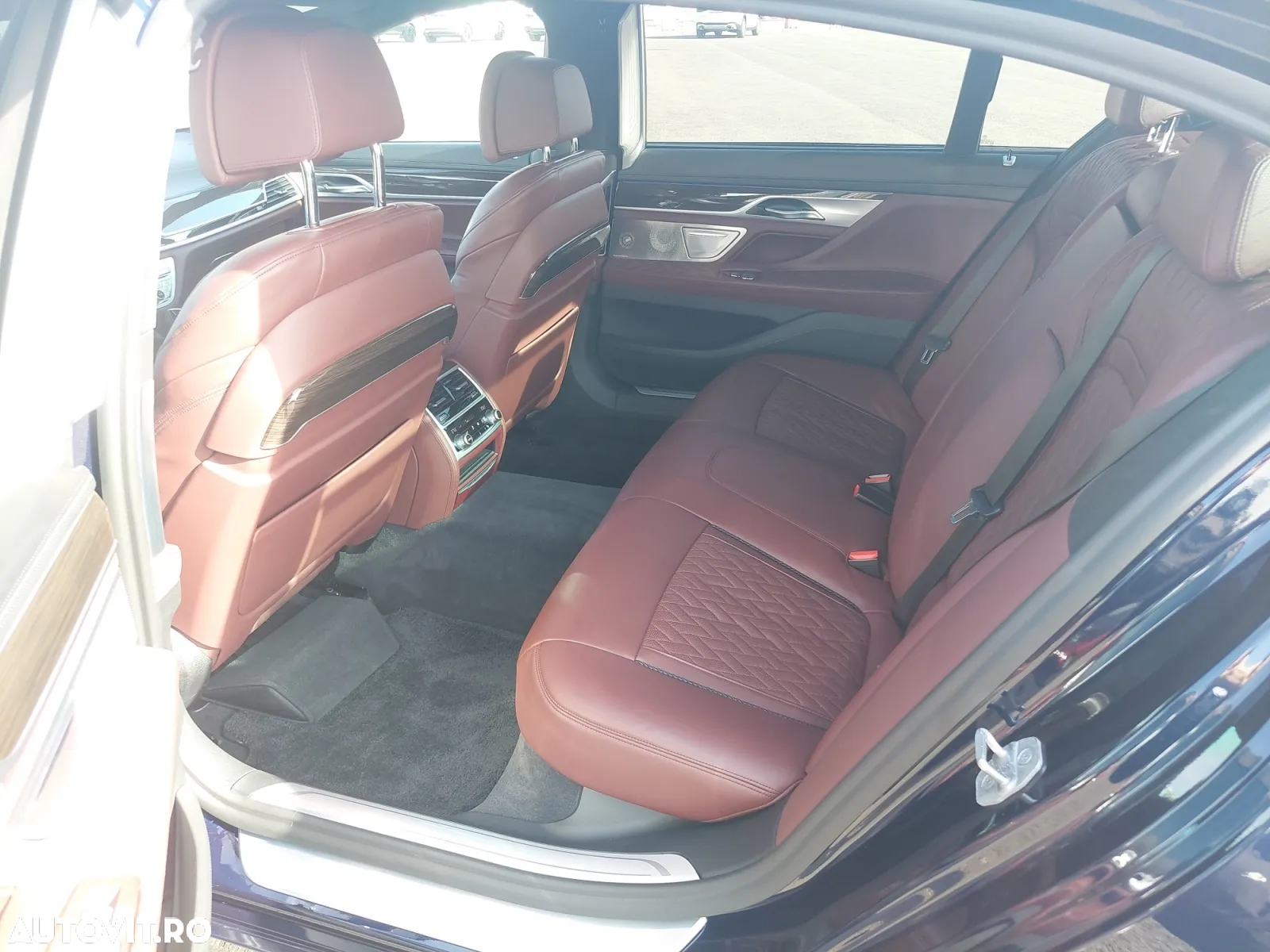 BMW Seria 7 750Li xDrive - 17