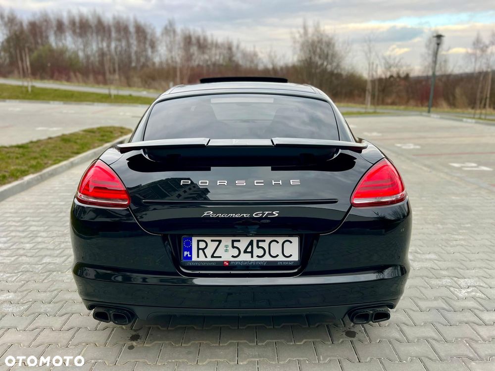 Porsche Panamera GTS - 4