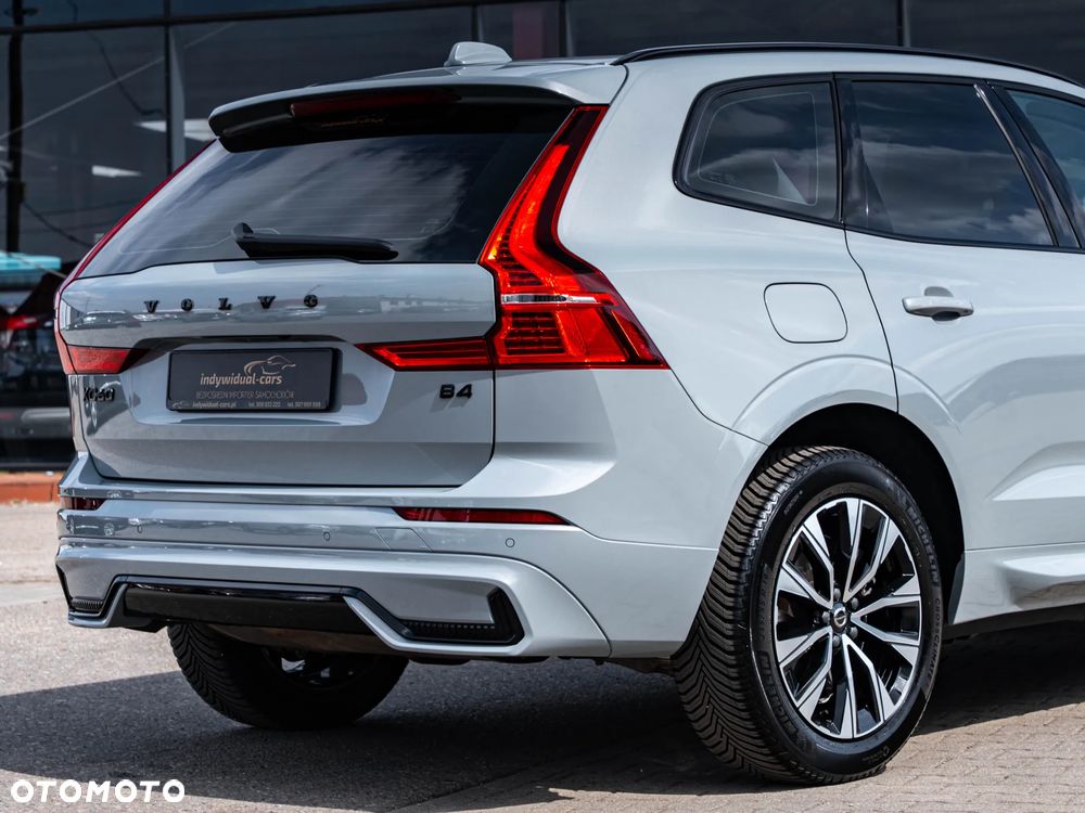 Volvo XC 60 B4 B Plus Dark - 14