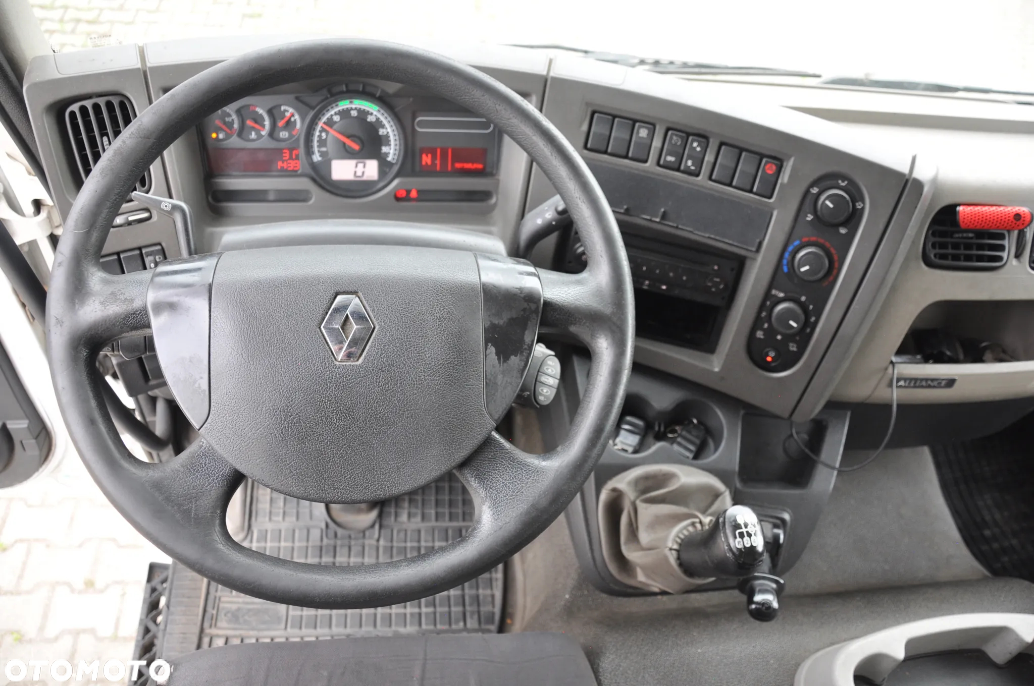Renault MIDLUM 12.220 dł kontenera 7,90m - 13