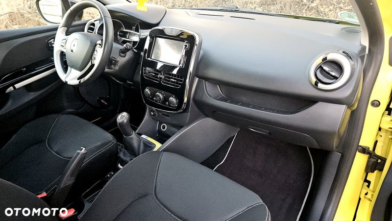 Renault Clio 1.2 16V 75 Expression - 24