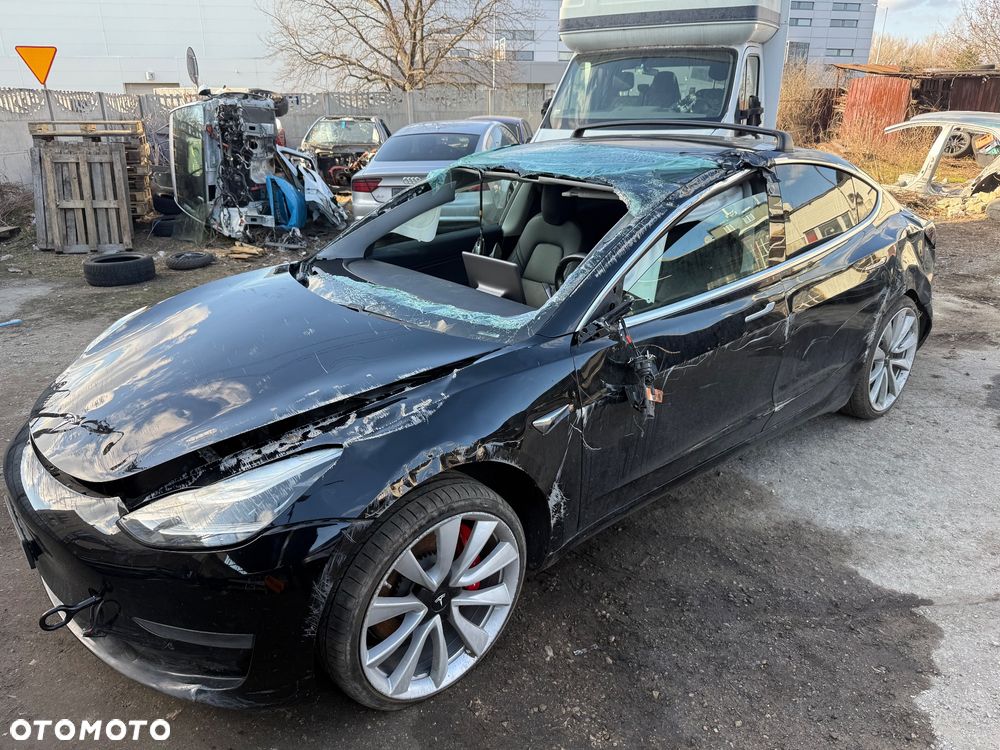 Tesla Model 3 - 29