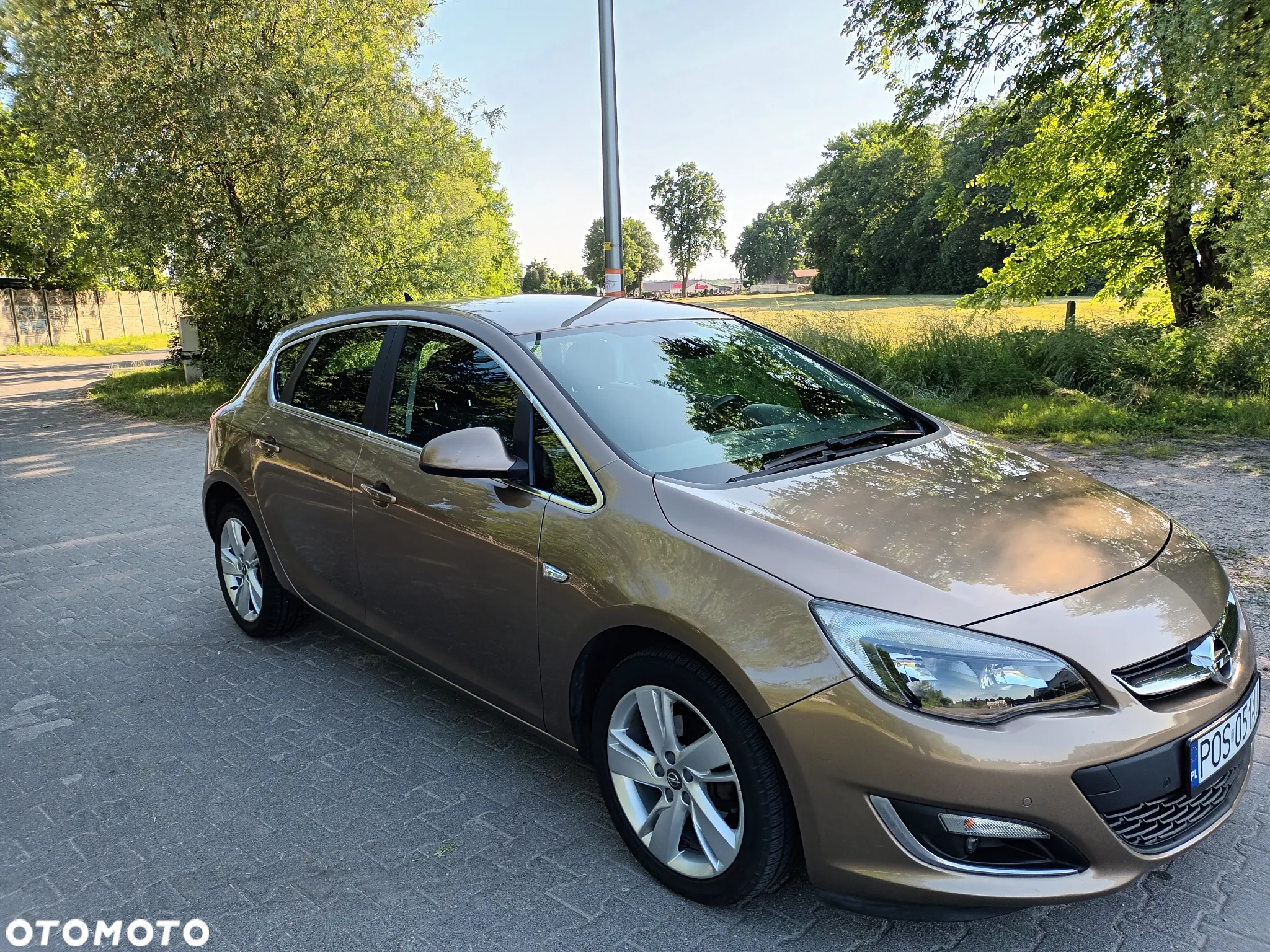 Opel Astra IV 1.4 T Cosmo - 13