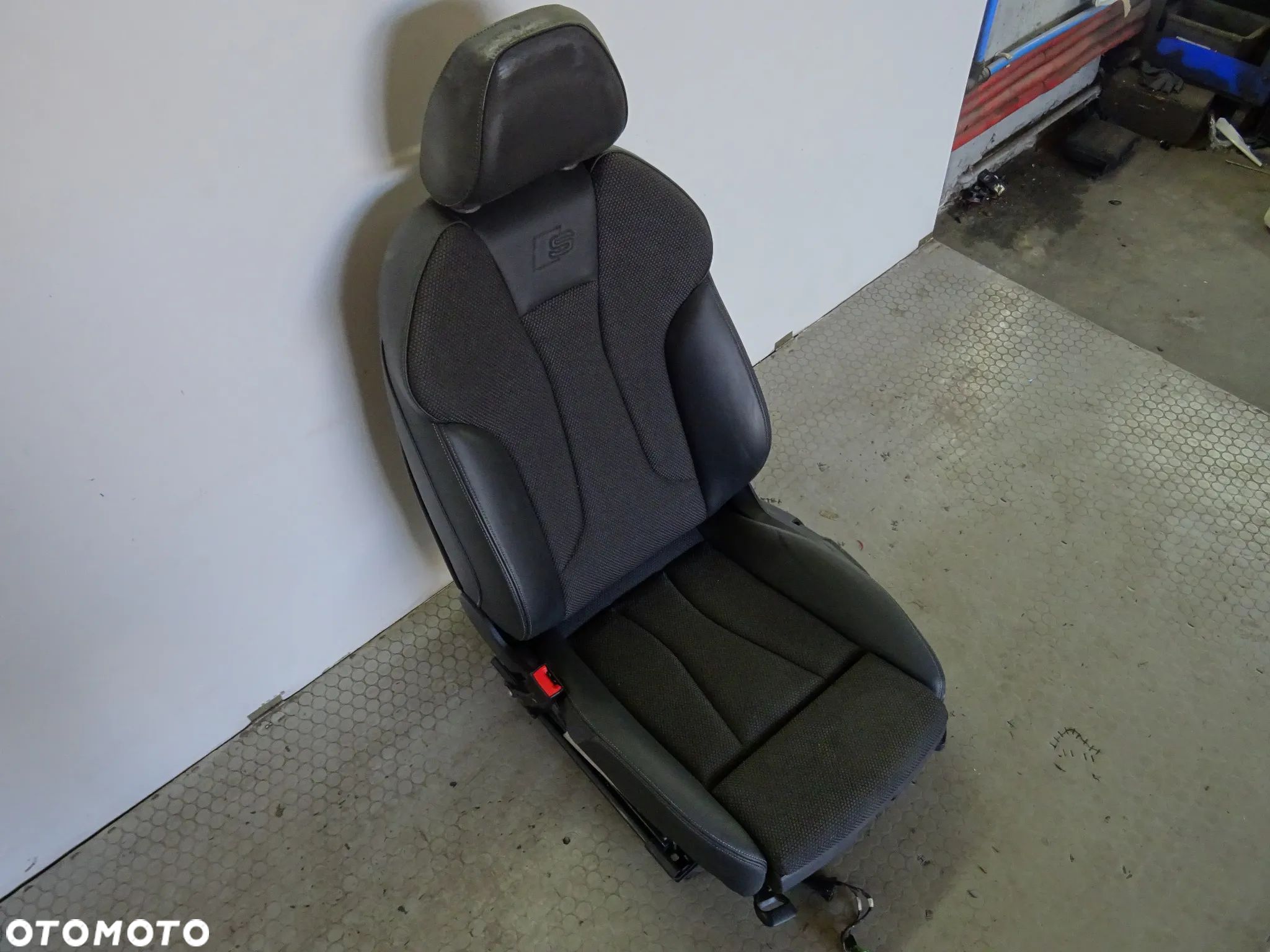 fotel kierowcy SLINE  skora Audi A3 8V Sportback czesci - 1