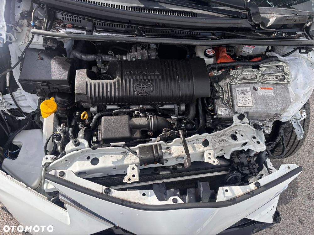 Toyota Yaris Hybrid 100 Active - 25