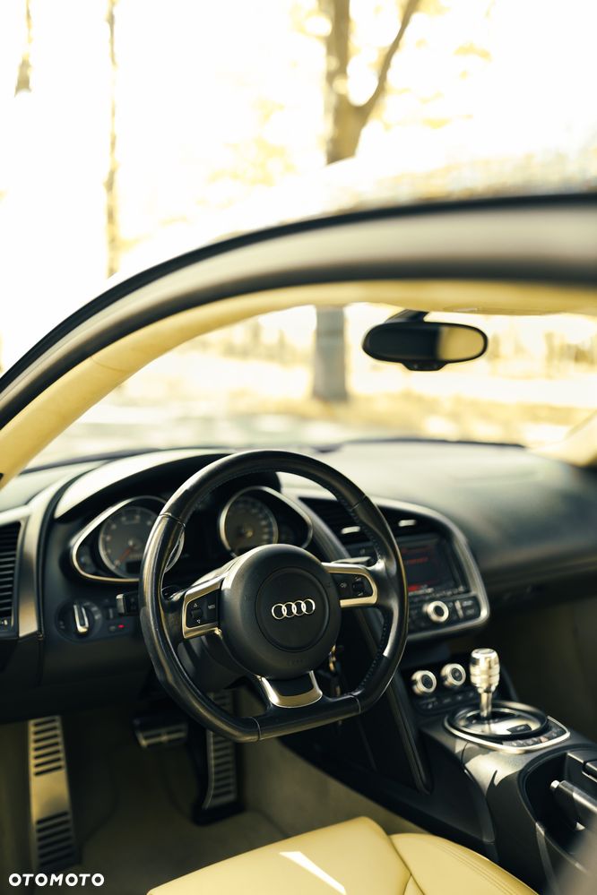 Audi R8 Coupé - 28