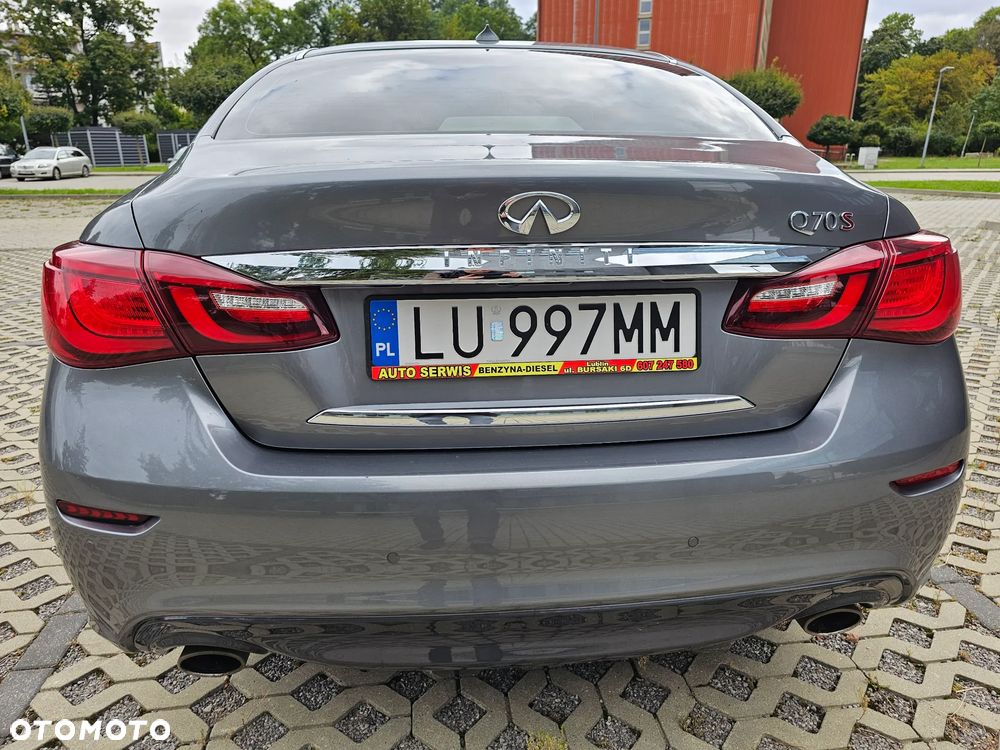 Infiniti Q70 - 6