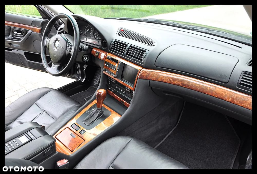 BMW Seria 7 728i L - 25