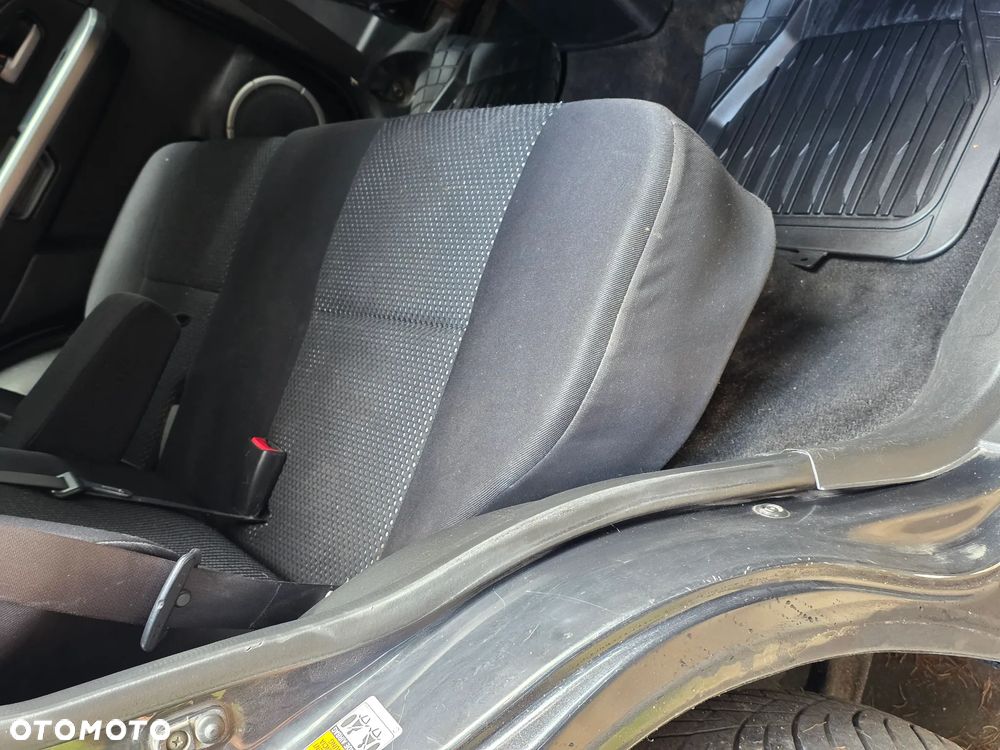 Suzuki Grand Vitara 2.0 Club Family - 11