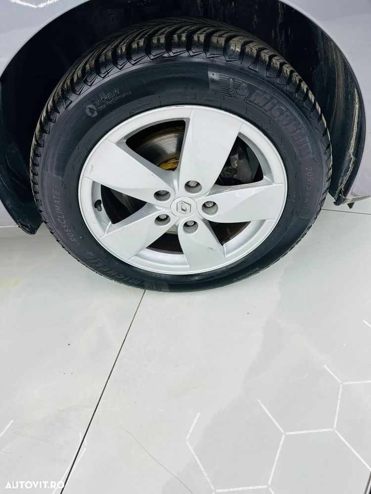 Renault Megane 1.6 16V 110 Dynamique - 9