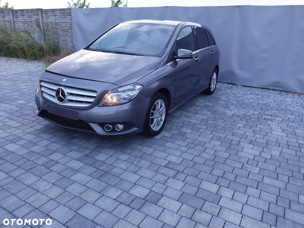 Mercedes-Benz Klasa B 180 d Edition - 8