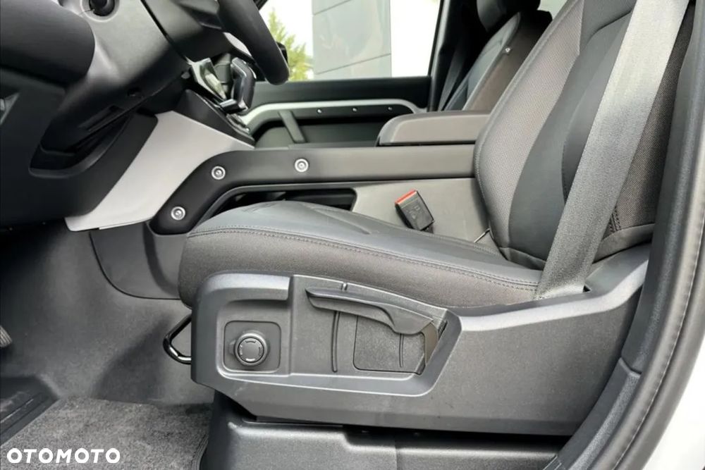 Land Rover Defender 3.0 D200 mHEV S - 16