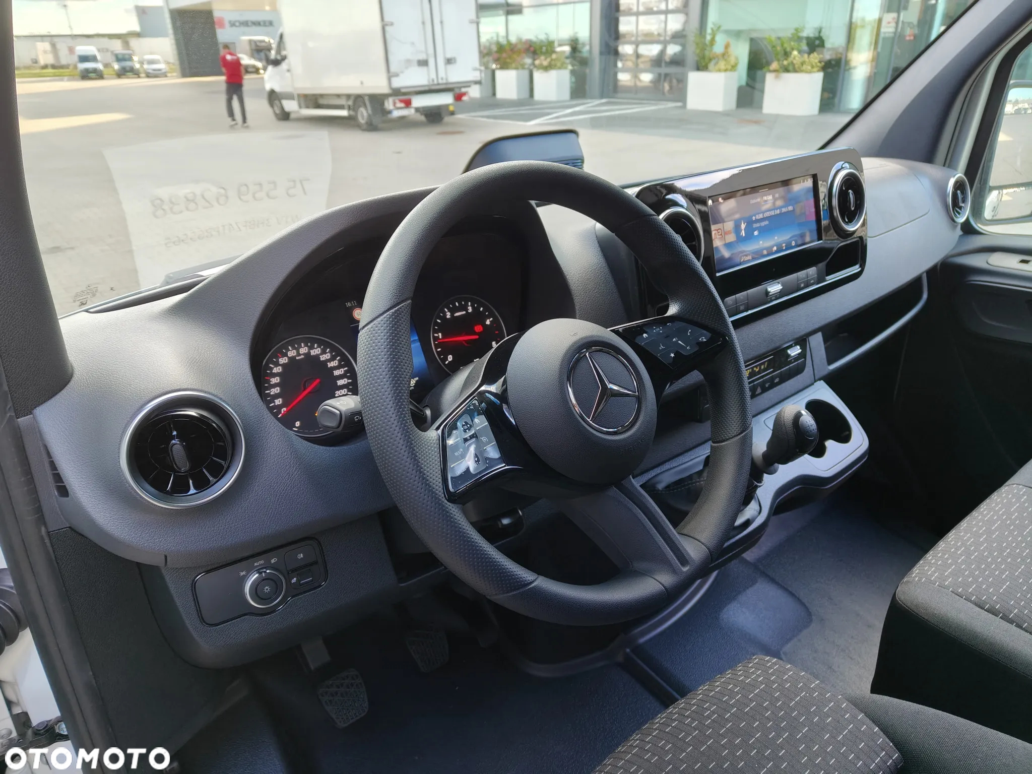 Mercedes-Benz Sprinter - 10