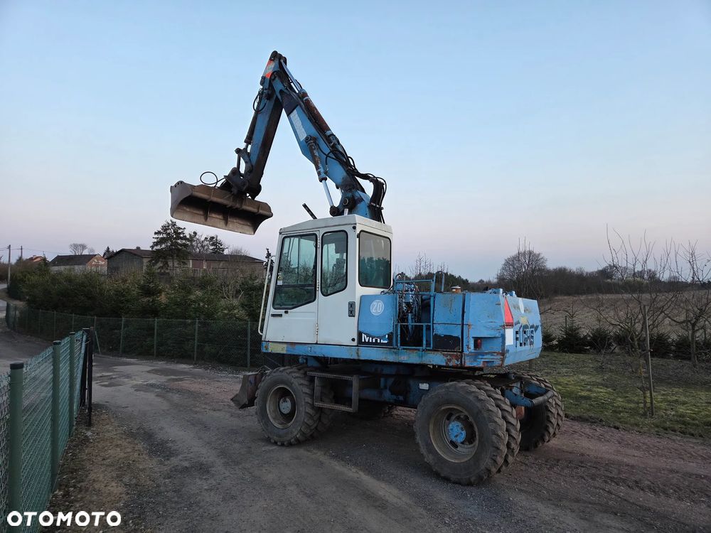 Fuchs MHB 230 - 9