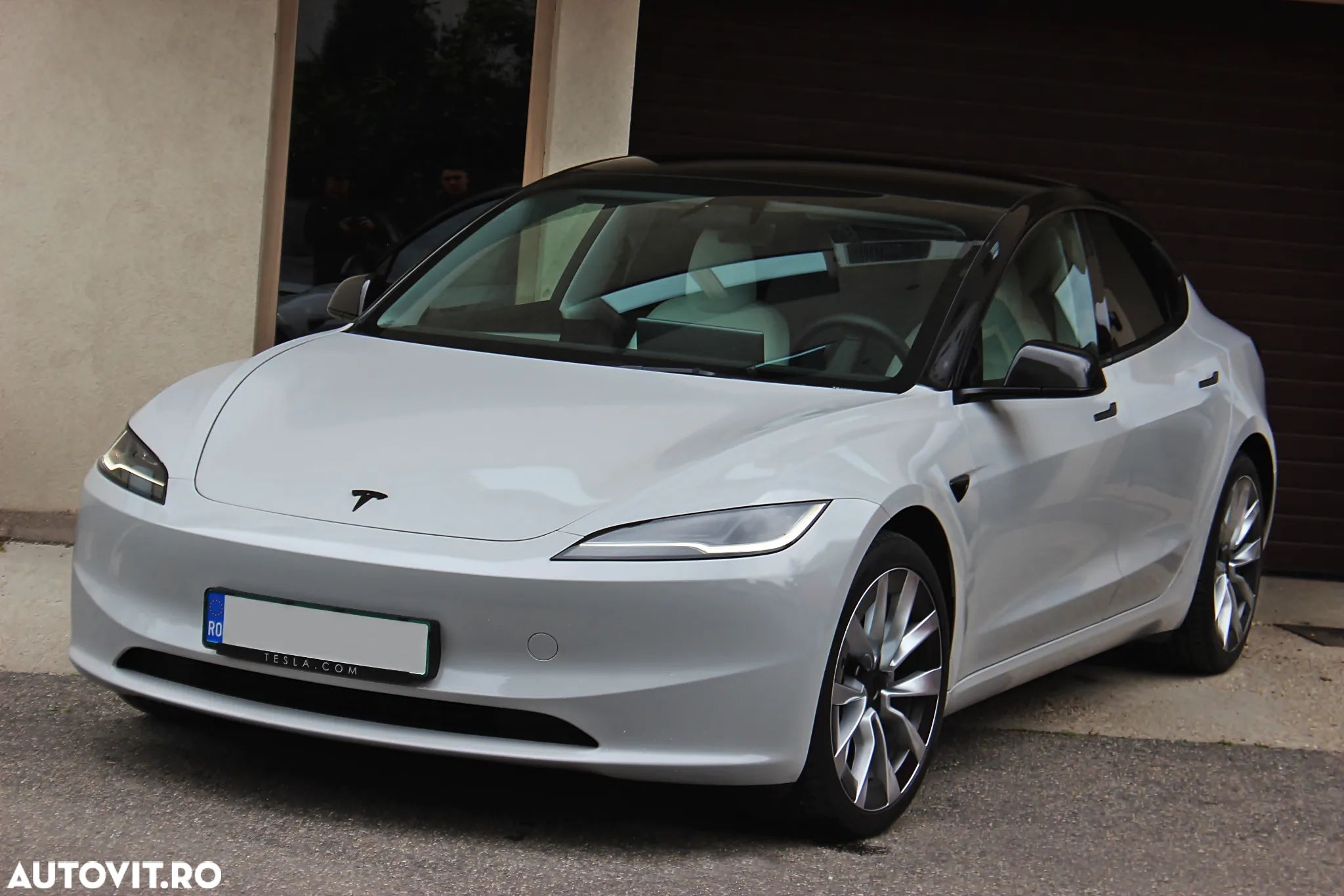 Tesla Model 3 AWD Long Range - 1