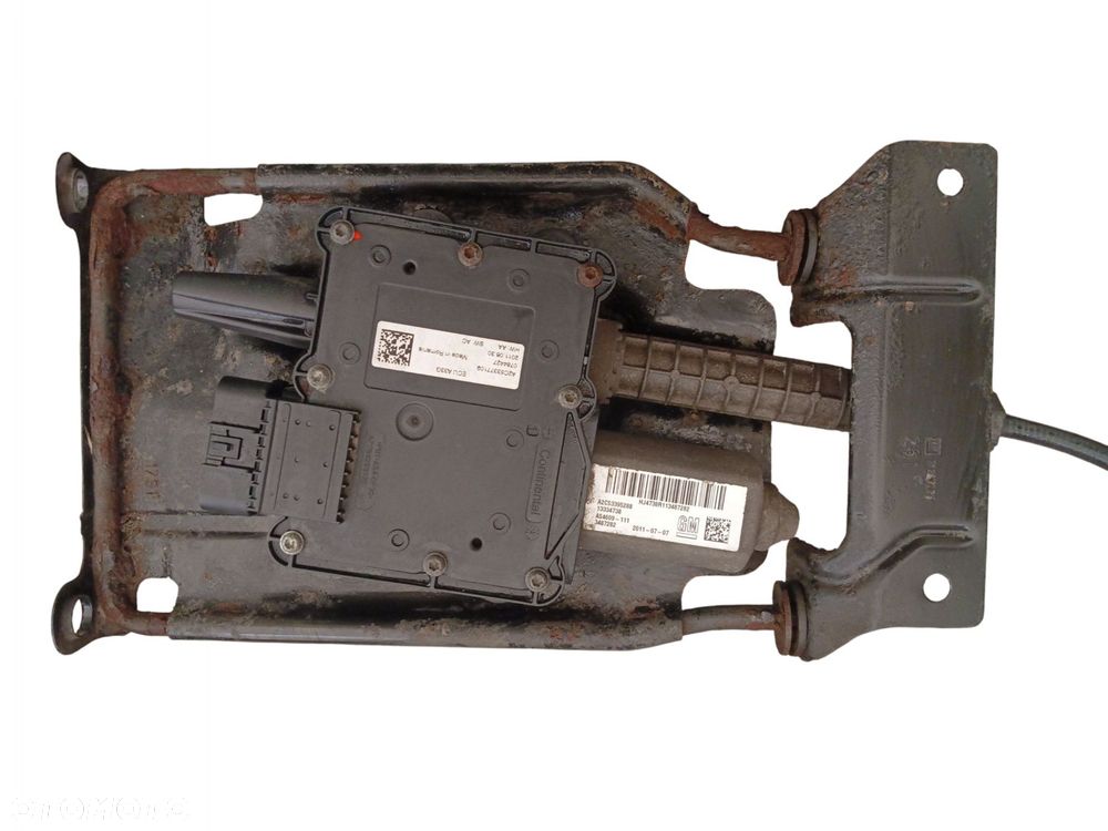 HAMULEC RĘCZNY ELEKTRYCZNY LINKI OPEL MERIVA B 13334738 - 2