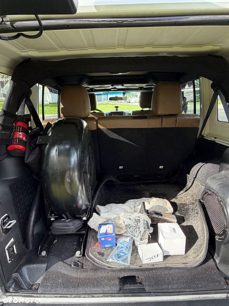 Jeep Wrangler 3.6 Unlim Sahara - 9