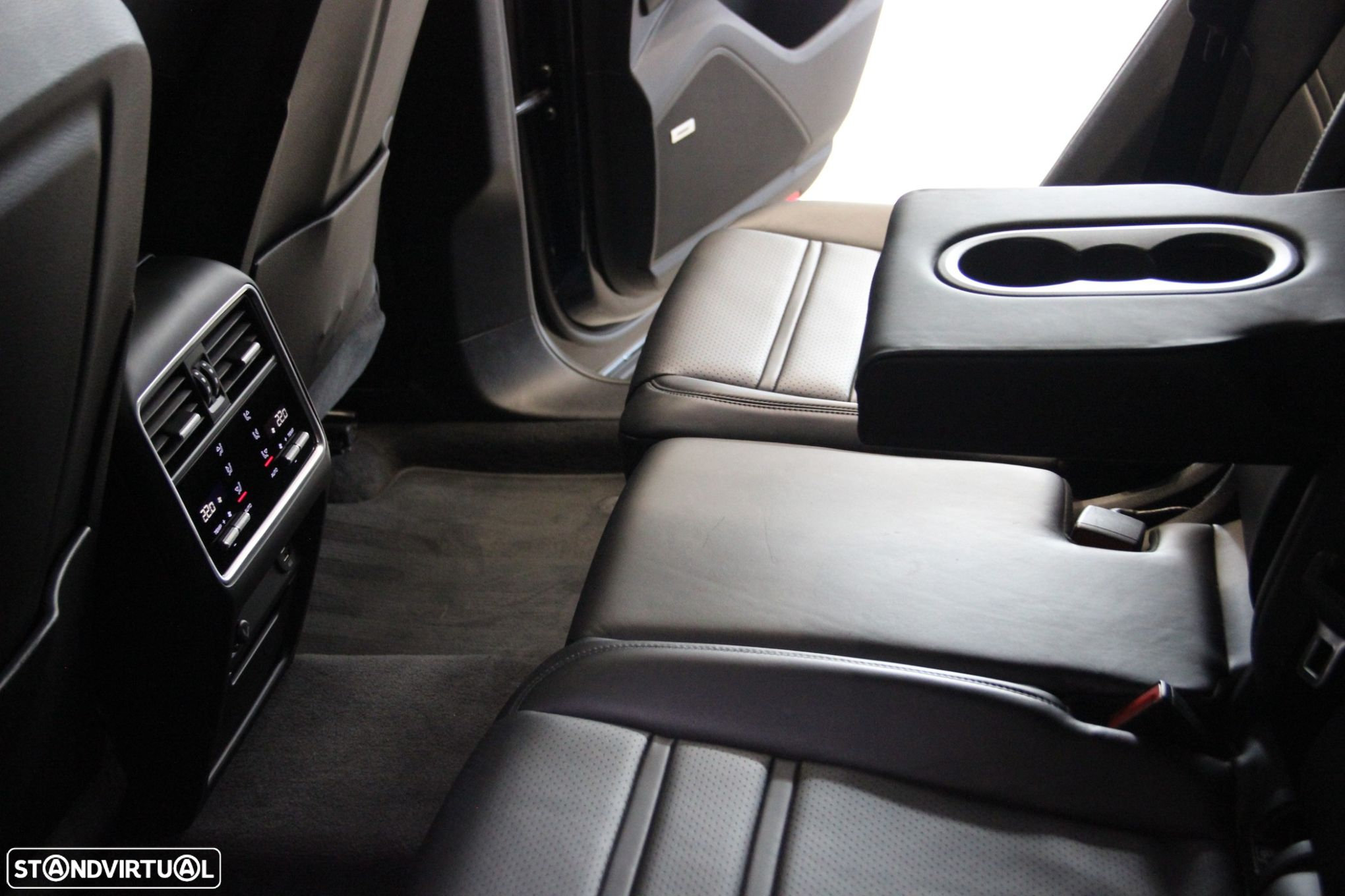 Porsche Cayenne E-Hybrid Platinum Edition - 31