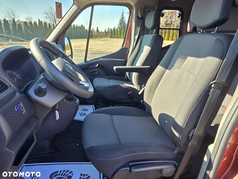 Renault Master Koniowóz - 13