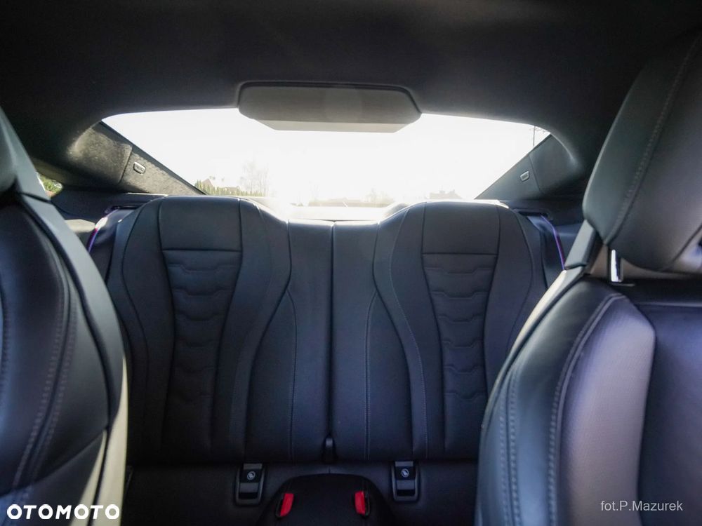 BMW Seria 8 - 18
