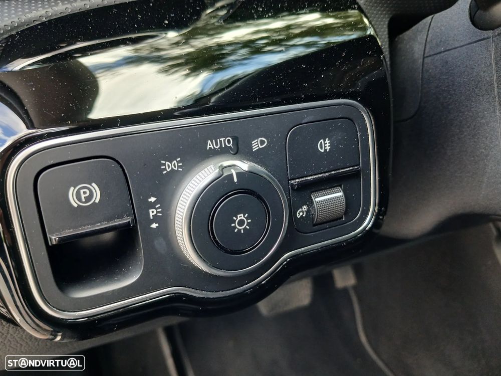 Mercedes-Benz A 200 d 8G-DCT - 16