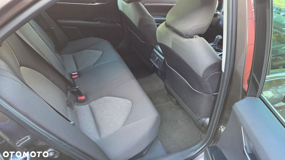 Toyota Camry 2.5 Hybrid Executive CVT - 23