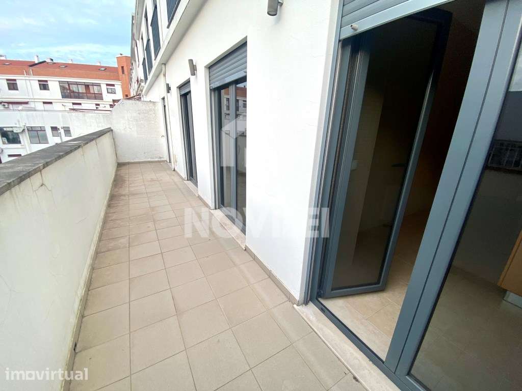 Escritório c/ 2 salas, copa, WC e terraço, na Nova Leiria. - Grande imagem: 4/11
