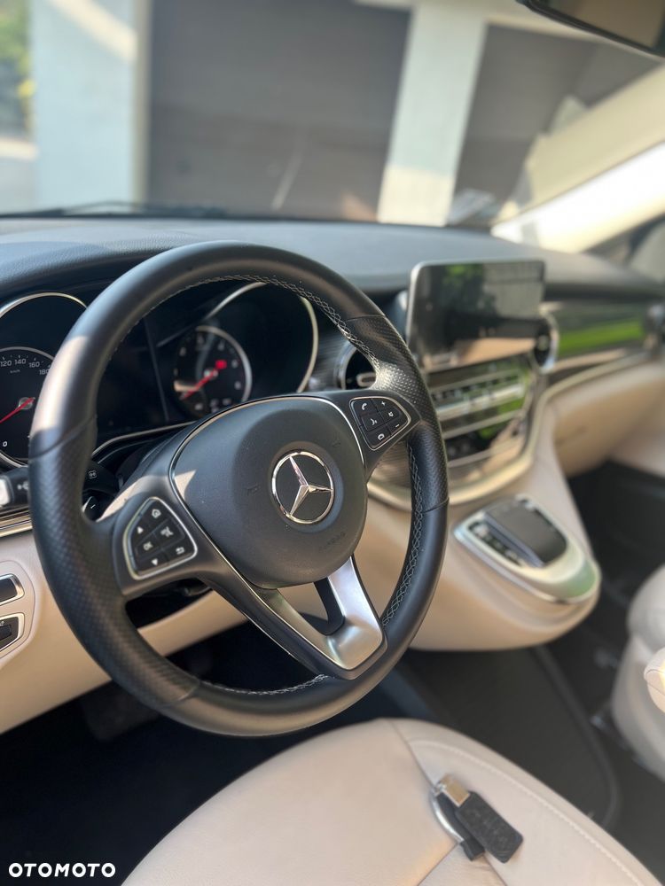 Mercedes-Benz Klasa V - 8