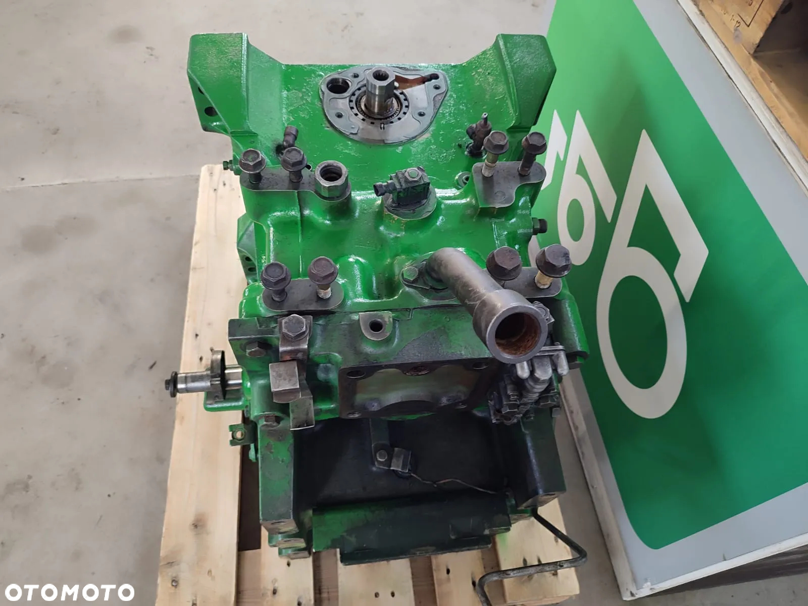 Dyferencjał RE154855 JOHN DEERE 6810 - 10