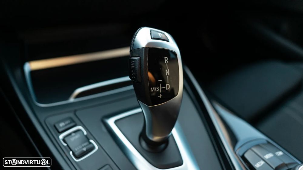 BMW 118 d Line Urban Auto - 27