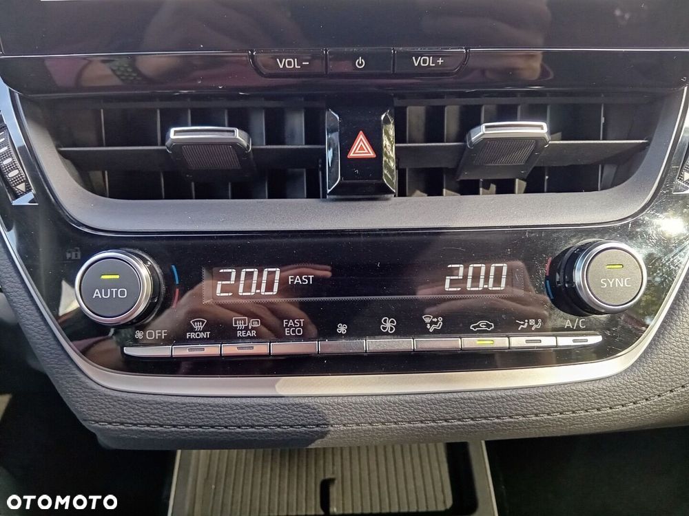Toyota Corolla Cross 2.0 Hybrid Style - 17