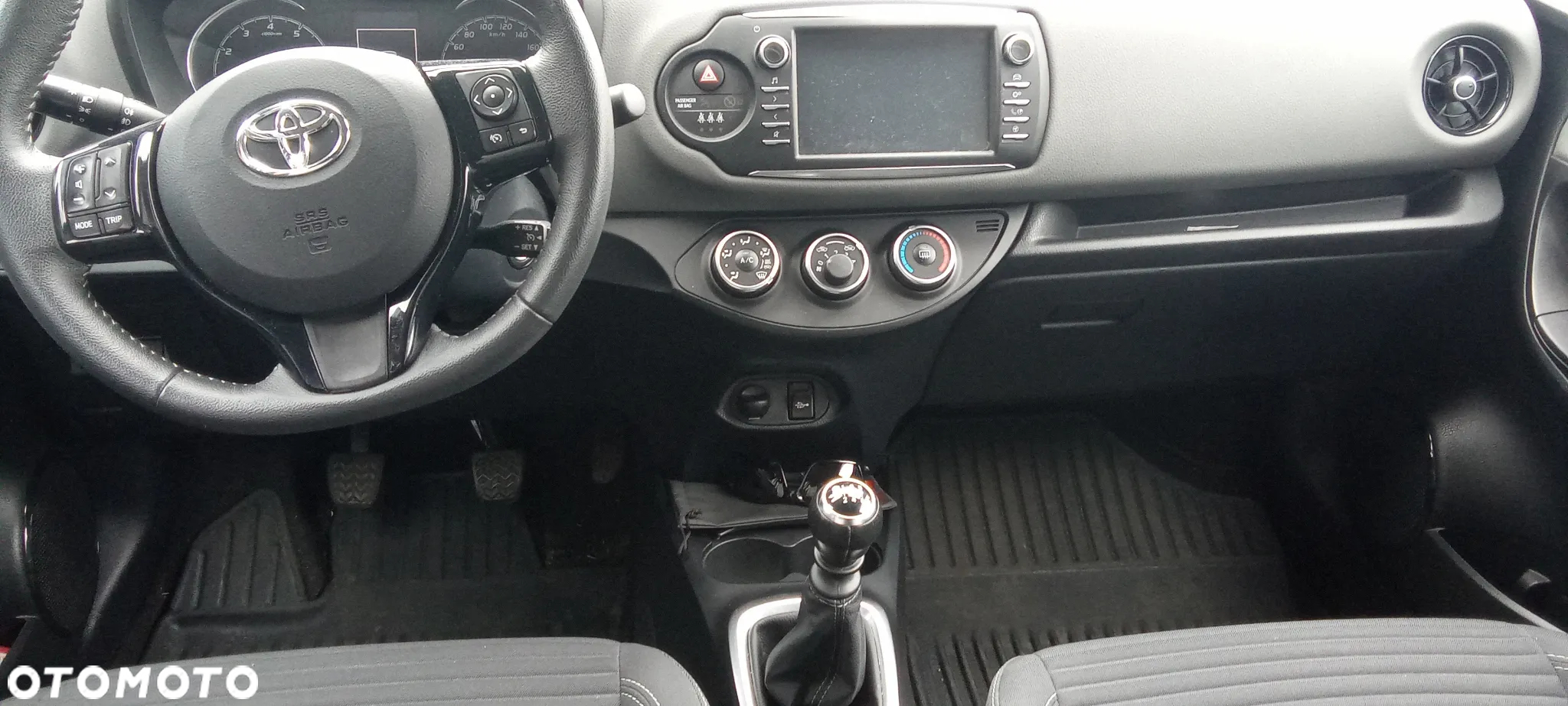 Toyota Yaris 1.5 Premium - 3