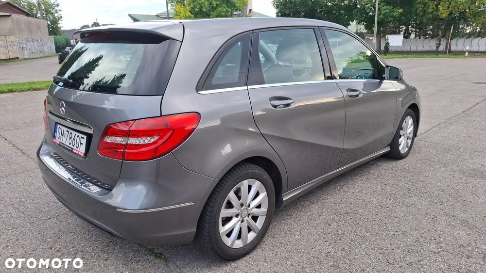 Mercedes-Benz Klasa B 180 BlueEFFICIENCY Edition 1 - 3