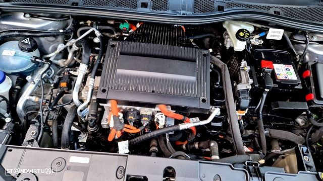 Peugeot e-208 Allure Pack - 17