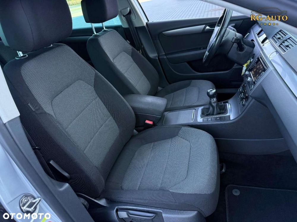 Volkswagen Passat - 27