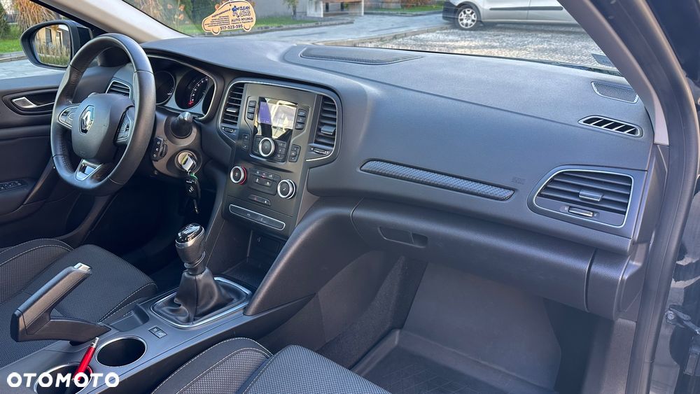 Renault Megane IV 16-20 - 11