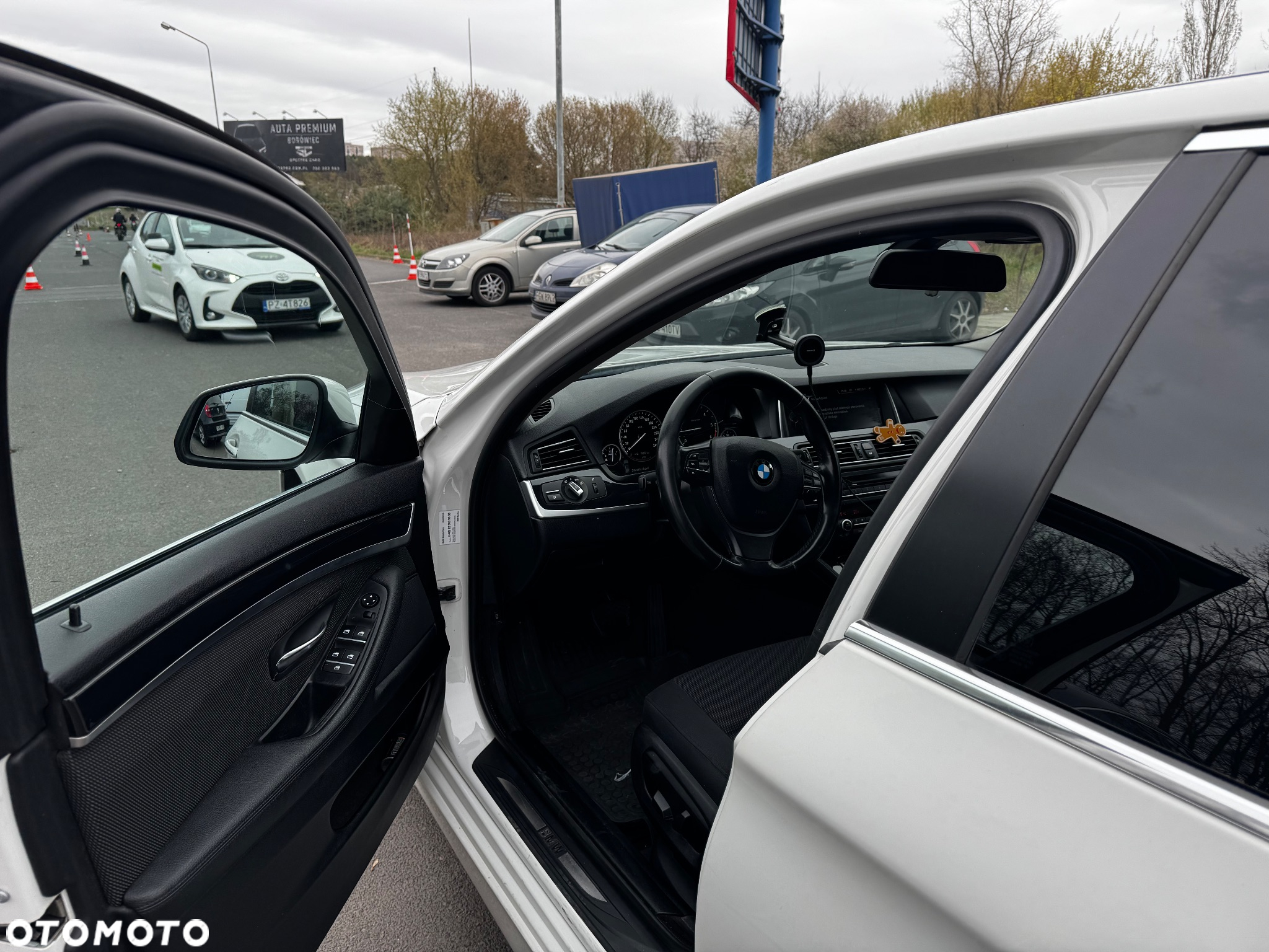 BMW Seria 5 518d - 21