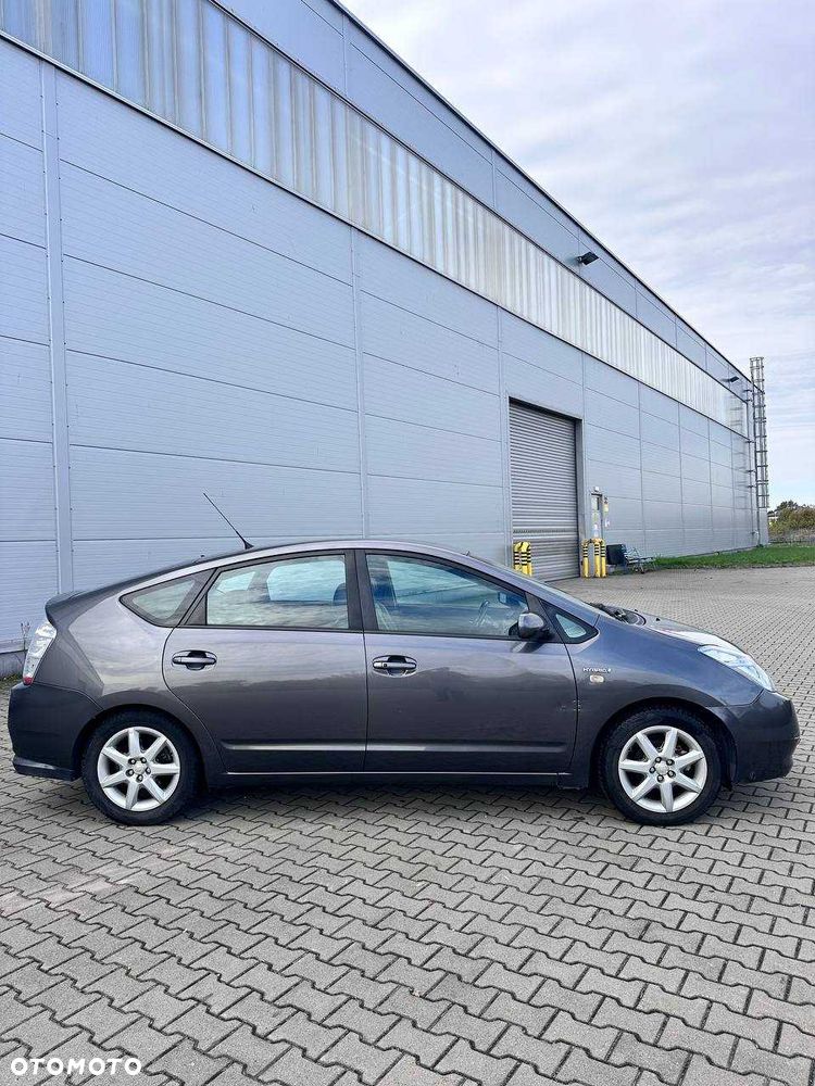 Toyota Prius - 10