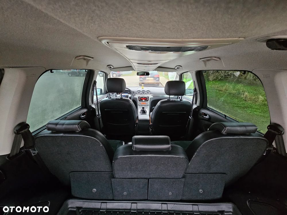 Ford Galaxy 2.0 Ghia - 11